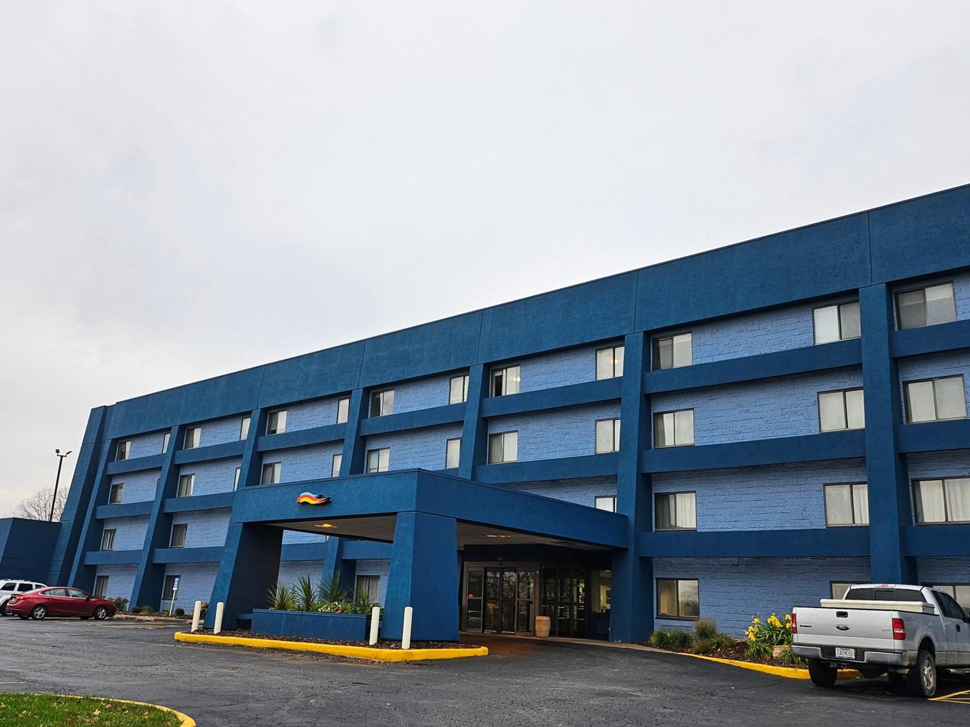 Days Inn By Wyndham Davenport Esterno foto