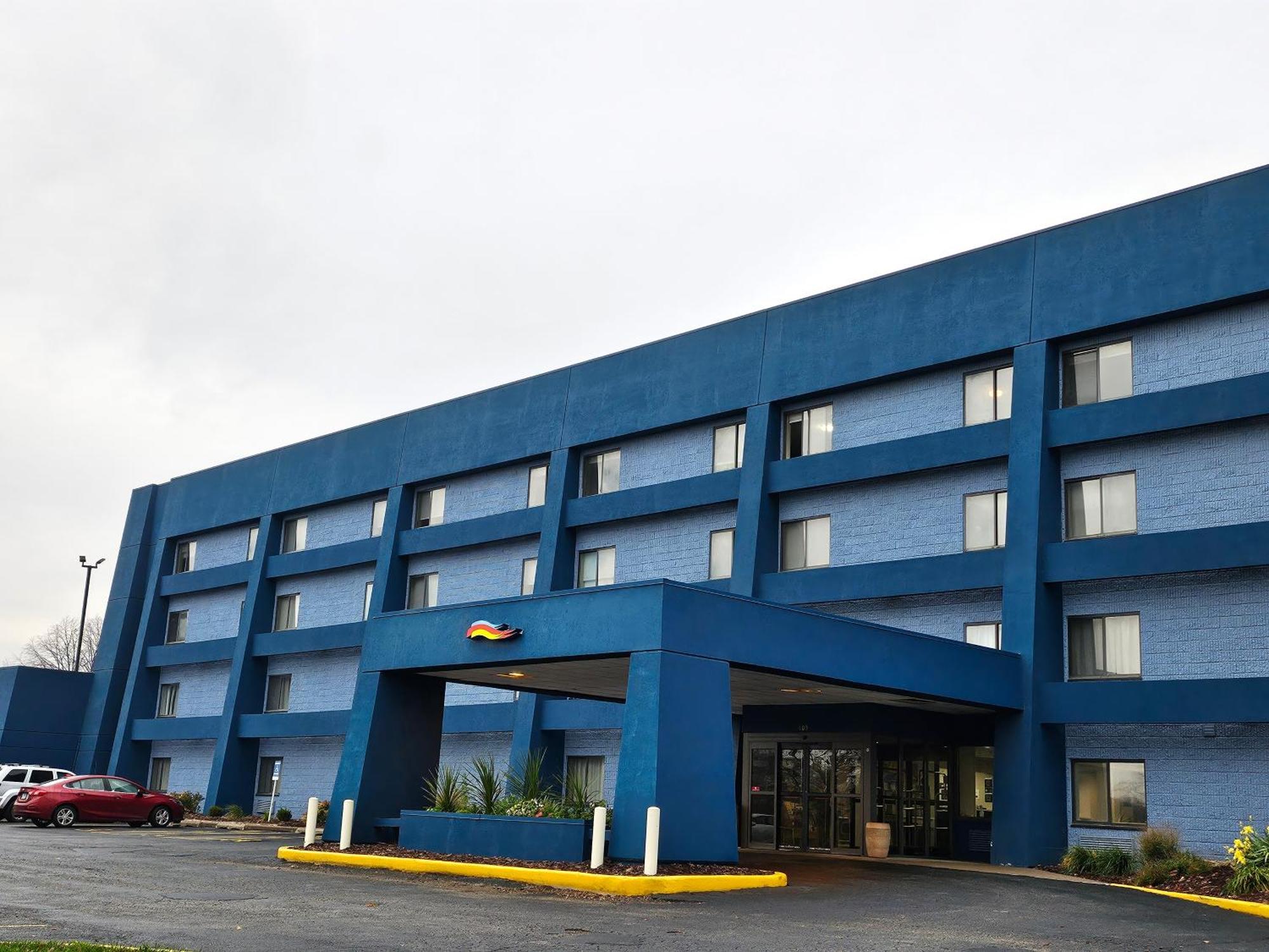 Days Inn By Wyndham Davenport Esterno foto